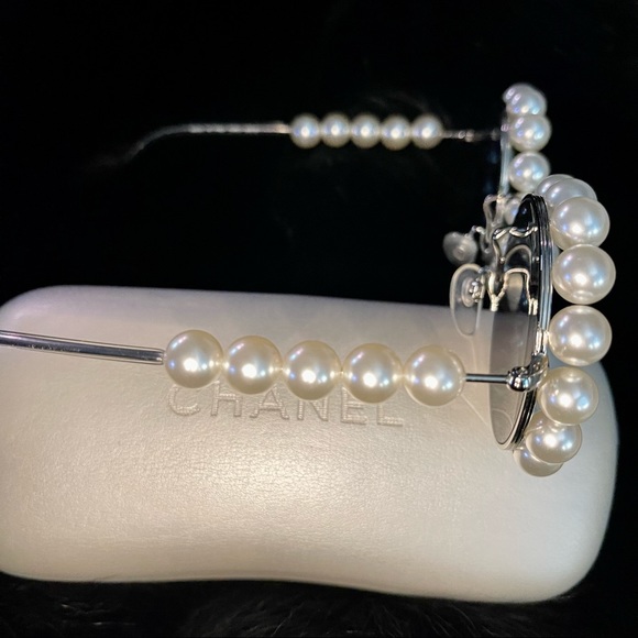 Chanel Vintage Runway Pearls Spring Summer 1994 Sunglasses Made In Italy - Picture 7 of 16